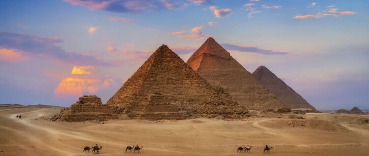 A day tour to Giza Pyramids