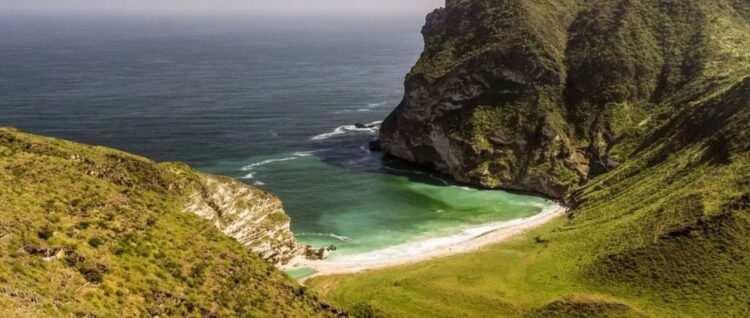 Salalah: Full-Day Beach Escapade Hidden Beach & Rakyut Beach
