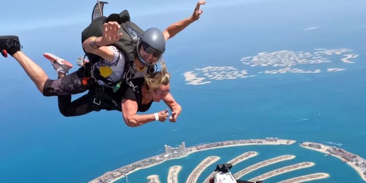 Skydive Dubai: Tandem Skydiving at the Palm
